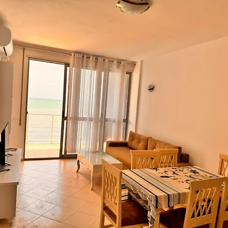 Holiday 5 Apartament *